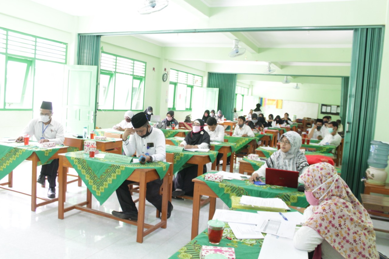 RAPAT KERJA MADRASAH DAN UJI PUBLIK KURIKULUM MTs Muhammadiyah