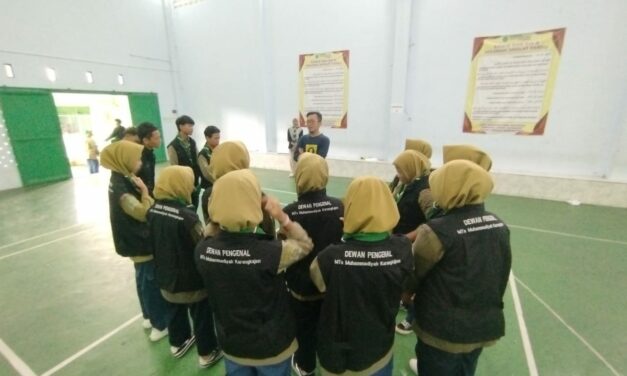 MTs Muhammadiyah Karangkajen Gelar Pembekalan Dewan Satuan Hizbul Wathan Tahun 2025/2026